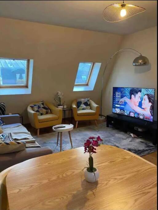 Quiet And Spacious Apartment Near Champs Elysees Paris Eksteriør bilde