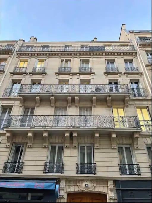 Quiet And Spacious Apartment Near Champs Elysees Paris Eksteriør bilde