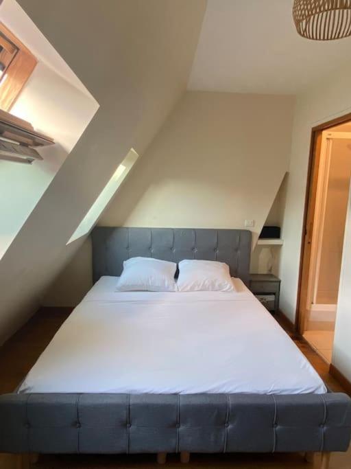 Quiet And Spacious Apartment Near Champs Elysees Paris Eksteriør bilde